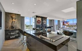 Palms Place The Adele Palazzo Suite